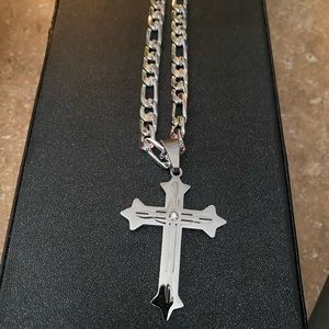 .925 SILVER FIGARO 24” 7mm & CROSS PENDANT NEW GIFT PACKAGED !!